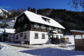  Der Perweinhof  Доннерсбахвальд